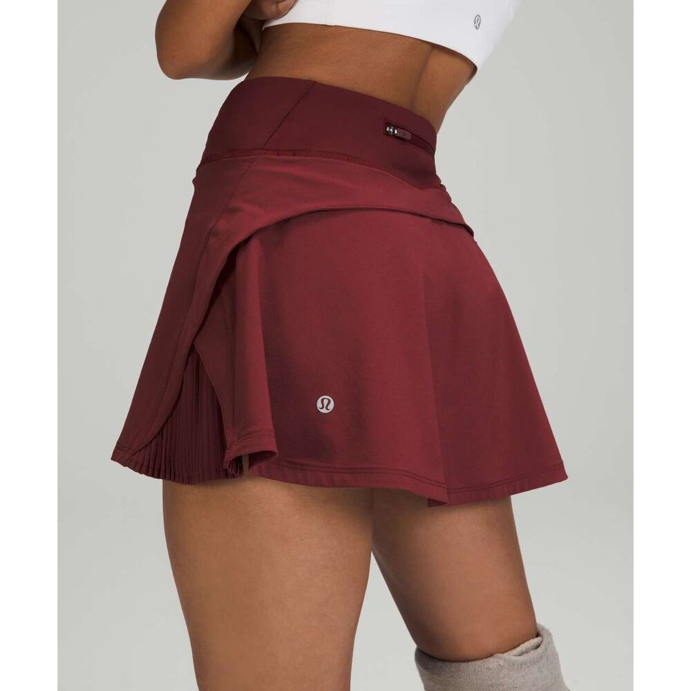 Lululemon Red Merlot Play Off The Pleats Mid Rise Skirt Womens 8